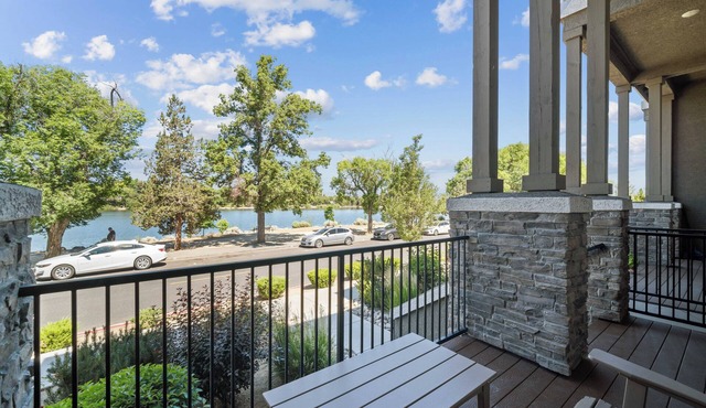 Lake Front Villa. Views! Views! Once you park your car, you won't want to leave. in Reno