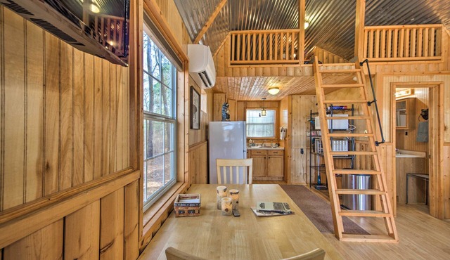Lakefront Cabin w/2 Lofts, Boats on 4 Acres in Winnsboro