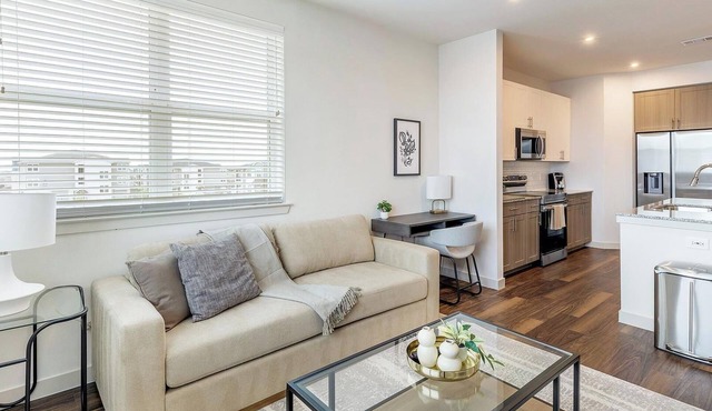 Landing | Beautiful 2BD, Pool, Gym in Rockwall
