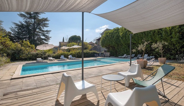 Large authentic house with swimming pool and tennis court, ideal for families and friends in LABASTIDE DE VIRAC