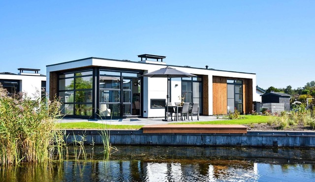 Loosdrecht Water Villa in Nieuw-Loosdrecht