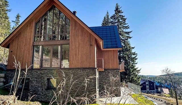 Lovely apartment for 5 people with WIFI, TV and balcony in Jilemnice