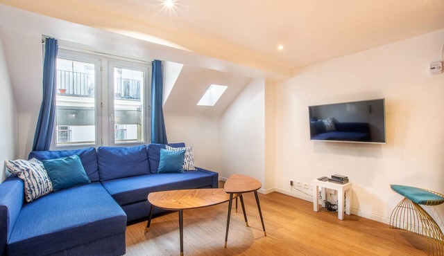 Lovely Luxury Duplex Heart OF Paris With Parking in Paris