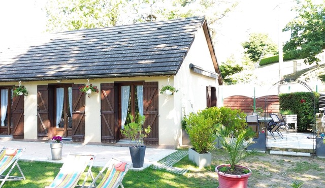 Lovely vacation home Maison du lac in Marcillac-la-Croisille