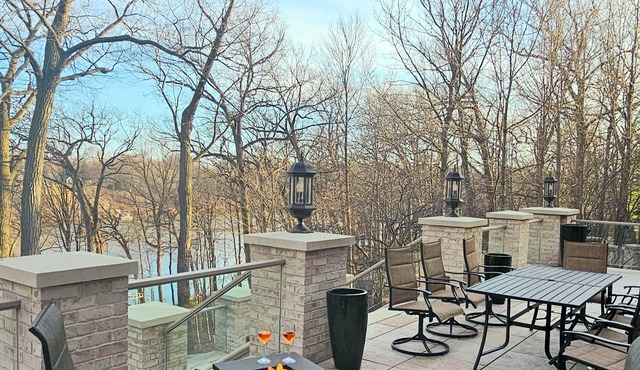 Luxurious Riverfront, Indoor Golf, Gym, Nature paradise in Kaukauna
