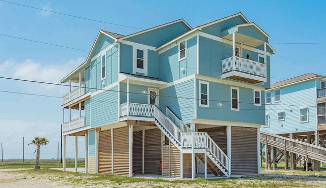 Luxury 4BR Beach House with Stunning Gulf Views in Freeport