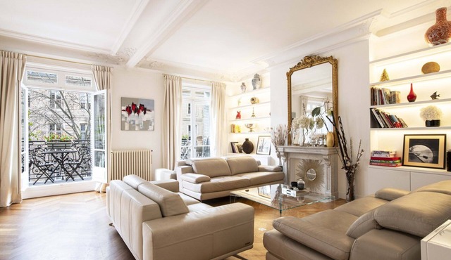 Luxury Apartment A/C Balcony Saint-Germain in Paris