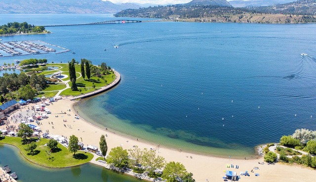 Luxury Lakeside Penthouse - Discovery Bay Resort in Kelowna