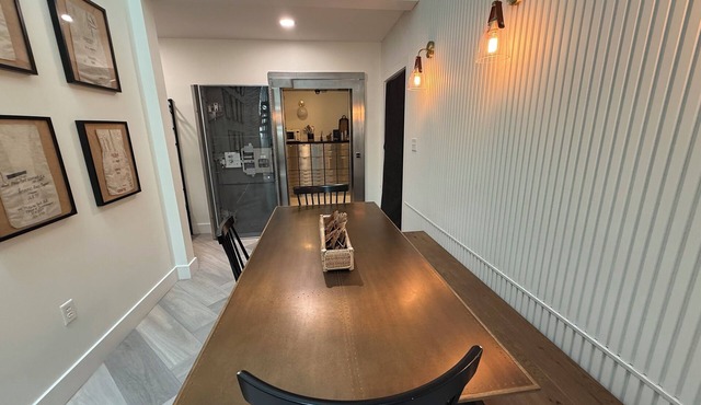 Main Street Vault Luxury Boutique Hotel with 2 bedrooms in downtown Lexington in Lexington