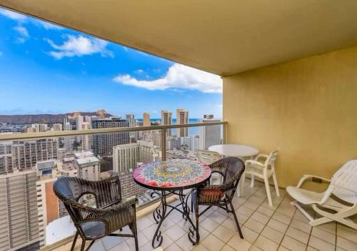 # Marbella Lane - Refreshing Oceanfront Seascape in Honolulu