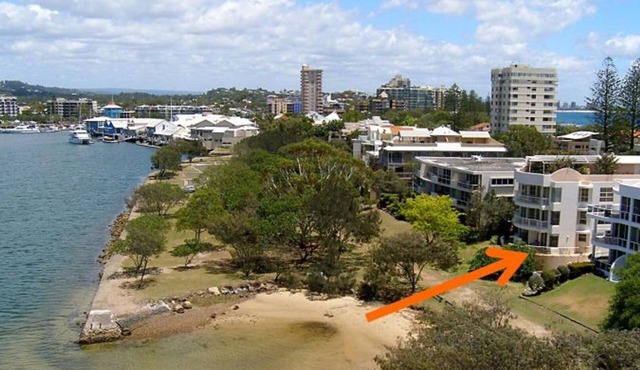 Mariner Cove 1 - Luxurious 2 Bedroom Unit on the Canal, 100 Metres to the Beach in Mooloolaba