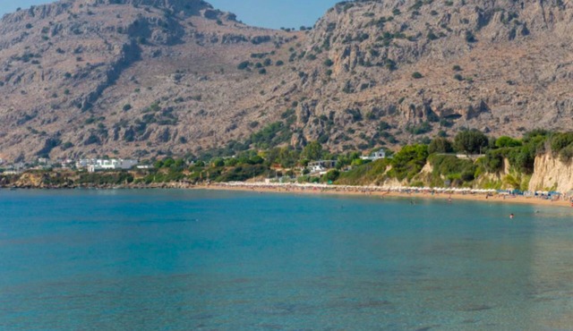 Marvelous Studio in front of the beach in Pefki