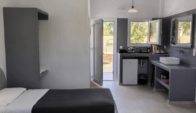 Mary Rooms in Perivolos