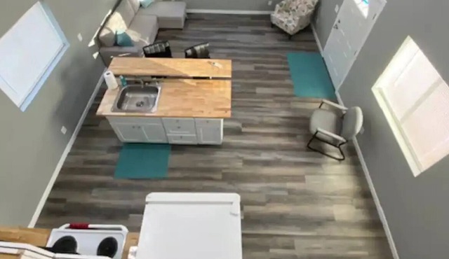 Memories by the River. New Dog Friendly Retreat #1 in Huntington
