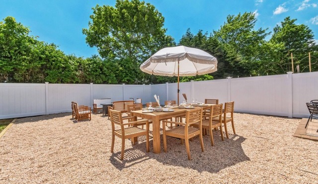 Minutes from the beach, brand new 4 bedroom in Southampton