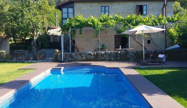 mit Privatpool by Interhome in Sacardebois