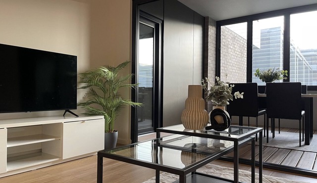 Modern Luxurious Unit in the Heart of Dickson. Fully Equipped in Dickson