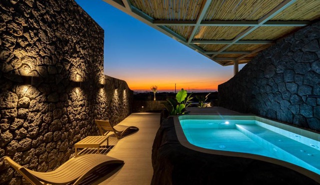 Mperes Villas in Santorini