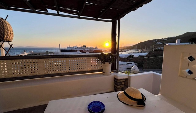 Mykonos Violet Nest - Sea View Escape in Tourlos