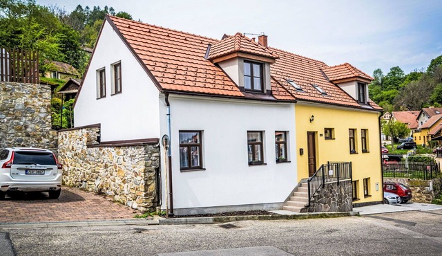 Nice apartment for 5 people with WIFI, patio and pets allowed in Ceský Krumlov