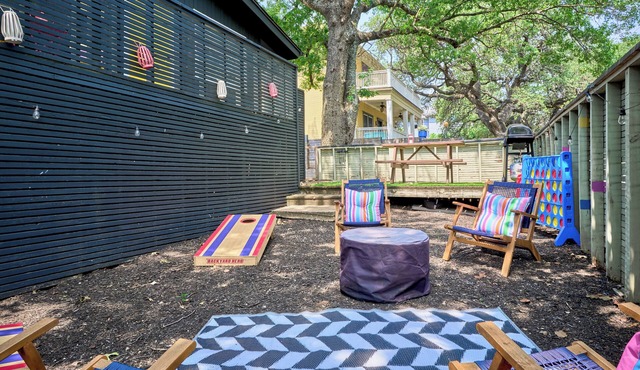 No Cleaning Fee Great Neighborhood PETS Allowed! in Austin