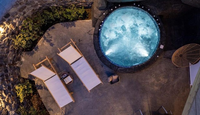 Olive grove villas in Emporio Santorini
