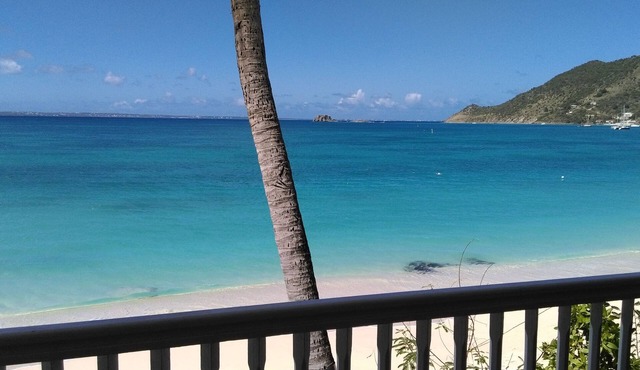ON THE BEACH CONDO WITH PANORAMIC VIEW ON GRAND CASE BEACH in Grand-Case