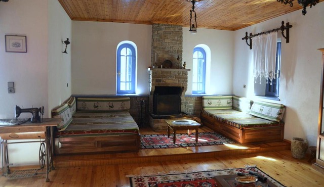 Petroto house in Fragkades