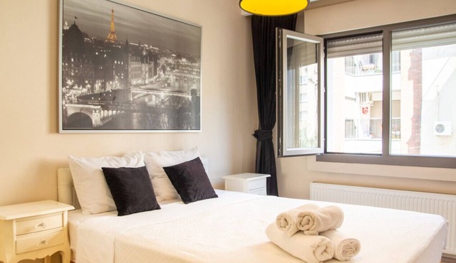 Pleasant and Central Flat with Balcony in Izmir in Izmir