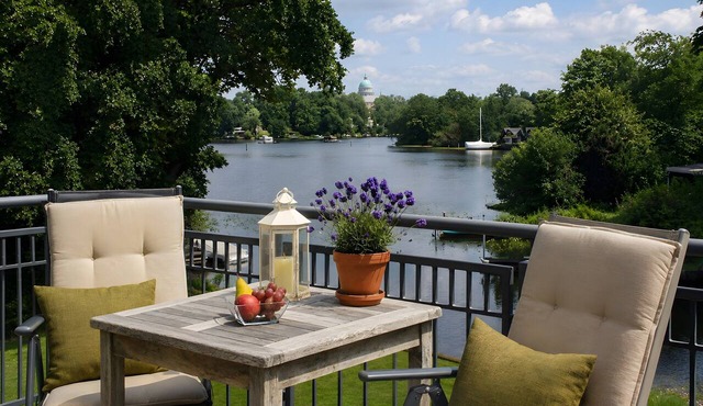 Premium Loft Directly on the Water with 3 Balconies in Potsdam