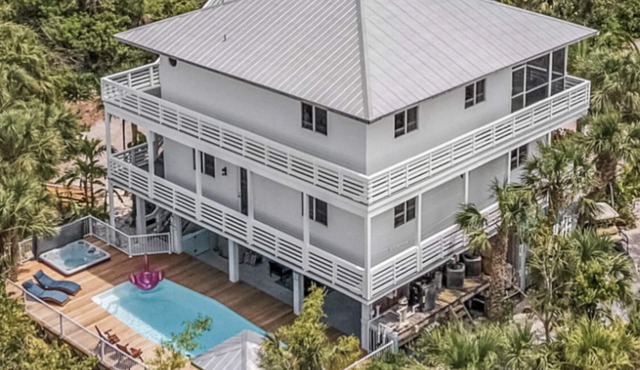 Private & Spacious [2300sqft] home w/Pool,Hot Tub,Golf Cart, Pet Friendly & Club in Captiva