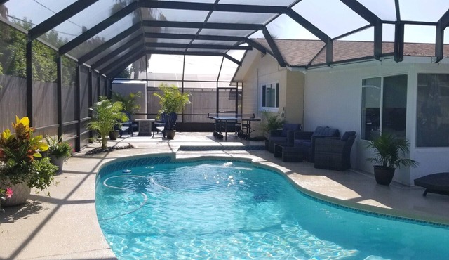 PVT OASIS HTD Pool Home Beach/River/Kayaks/Surf/Bikes/GameRm/Fireplace/Ping Pong in Ormond Beach