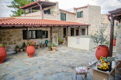 Pyrgou Villa with Shared Swimming pool in Heraklio