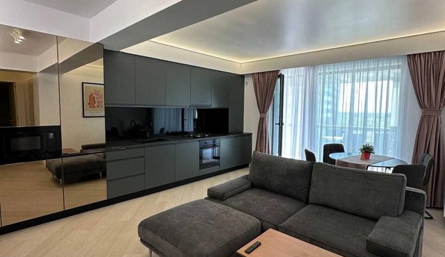 Quality Apartment For 8 in Amsterdam