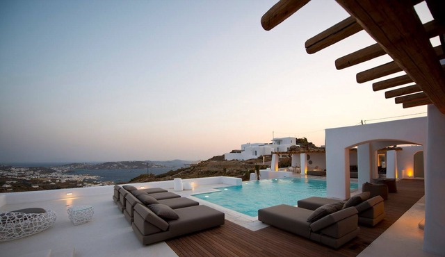 R 3175 Villa Fonda With Kitchenette.Pool towels & Power generator, in Tourlos