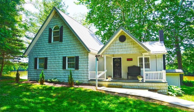 River House - Waterfront 3 bedroom, 2 bath in West Lafayette