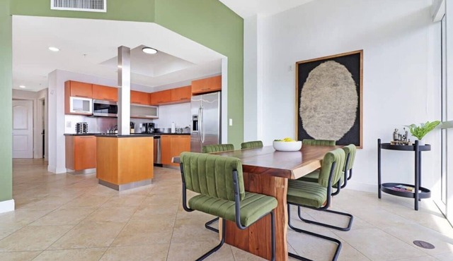 Roami at Sunny Isles | Rooftop Pool | 3 Bedroom in Sunny Isles Beach