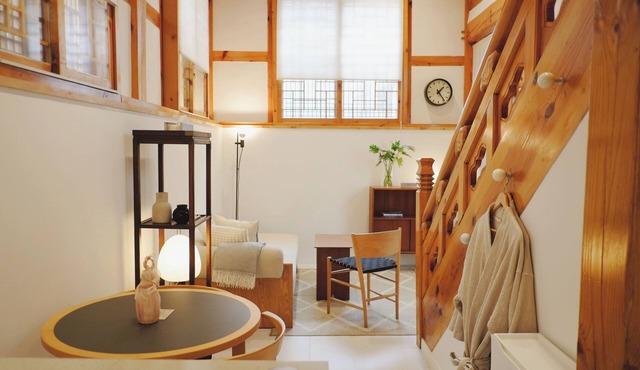 Roomim Seochon: Modern Hanok stay near Gyeongbokgung Palace in Seoul