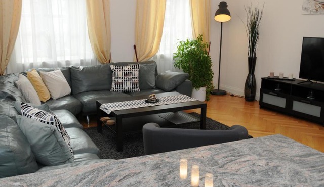 Royal Road Apartment in Prague