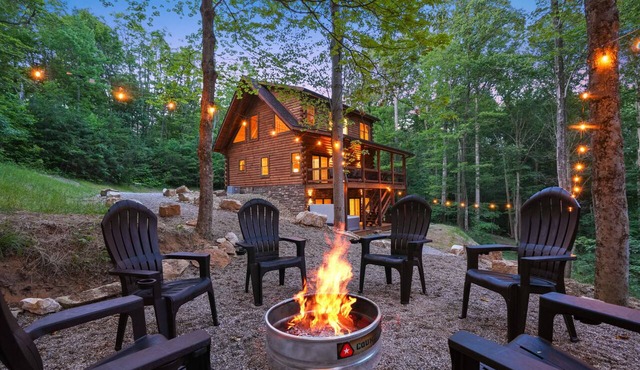 Rustic Ravine | Hocking Hills, Hot Tub, Game Room in South Bloomingville