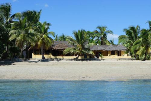 Sambatra Bed and Breakfast in Ambaro