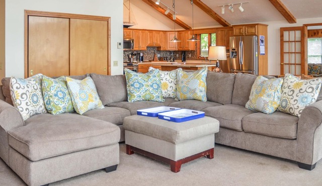 Seneca Lake Effect: "Experience luxurious lake life" in Geneva