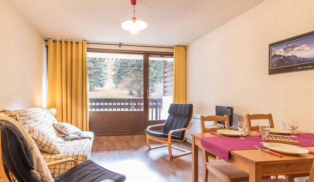 Ski-In Studio with Mountain View, Pool, and Garden Access in La Salle-les-Alpes in La Salle-les-Alpes