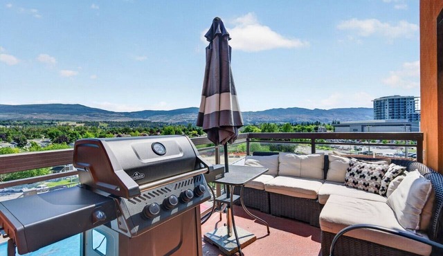 Spectacular View @ Playa 601. Rooftop Pool! in Kelowna