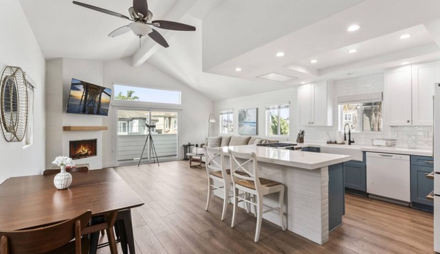 Steps to Lido Village and the Marina- Heart of Lido Island, 2 Car Garage! in Newport Beach