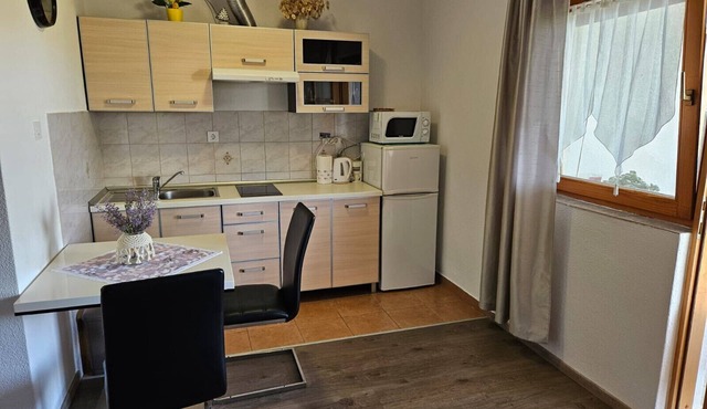 Studio apartment in Nin with Terrace, Air condition, WIFI (3722-5) in Nin