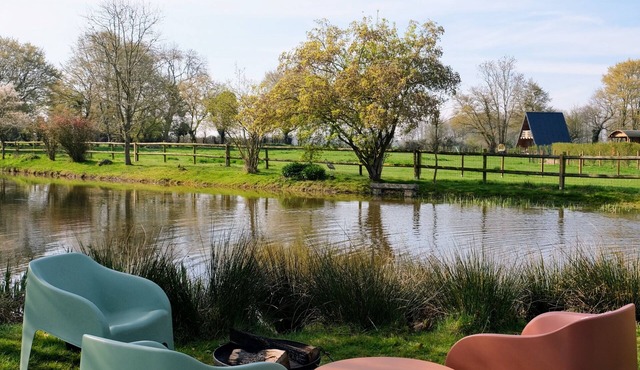 Studio with pond Nature & calm 1h30 from Paris in Mesnil-en-Ouche