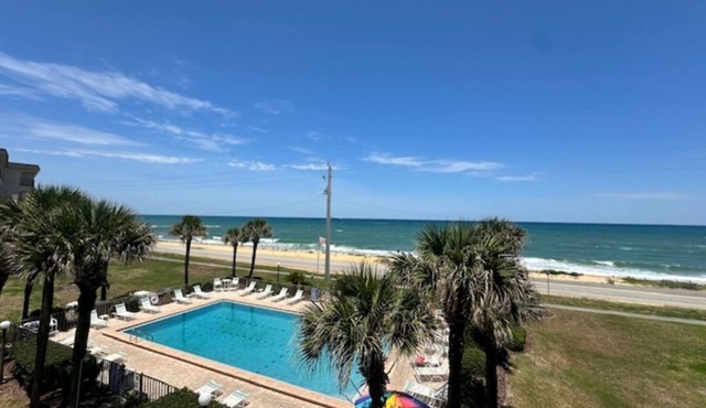 Stunning Pool & Ocean View 2/2 Ormond Beach Condominium in Ormond Beach