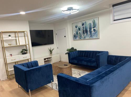 Stylish 2 Bedroom suite in SW Edmonton close to Windermere and Edmonton International Airport in Edmonton