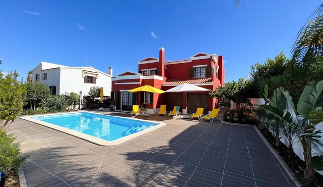 Summer Villa with Heated Private Pool in Faro